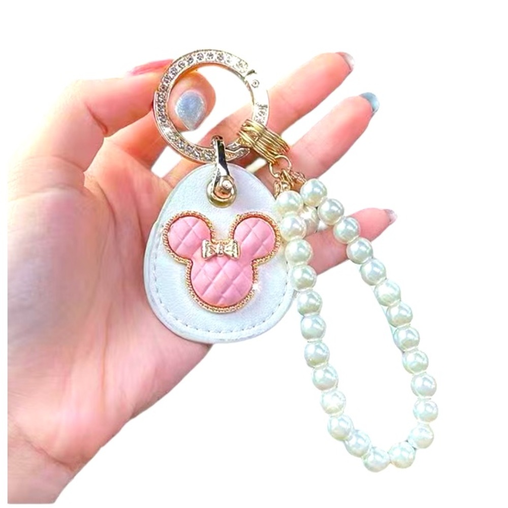 COPY - NWT Faux Pearl Beaded Bracelet Keychain Pink Minnie Mouse Ears Pattern